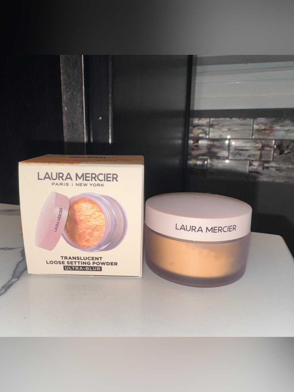 Laura Mercier Translucent Loose Setting Powder Ultra-Blur – Honey 0.21 oz